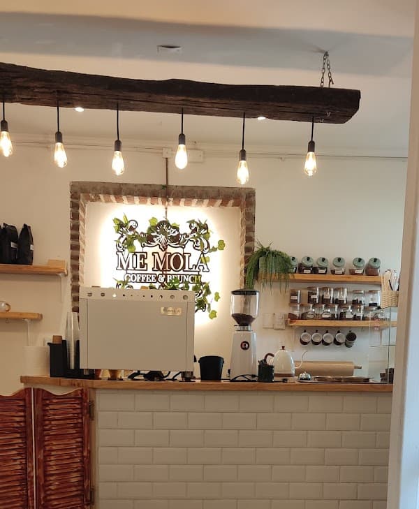 Me Mola Coffee & Brunch