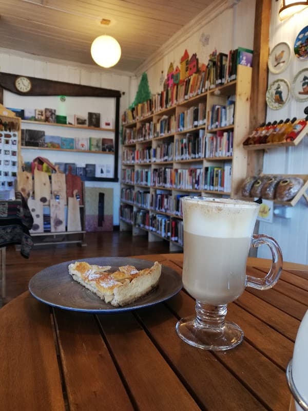 Cafetería, Artesanías y Librería DecoCalen