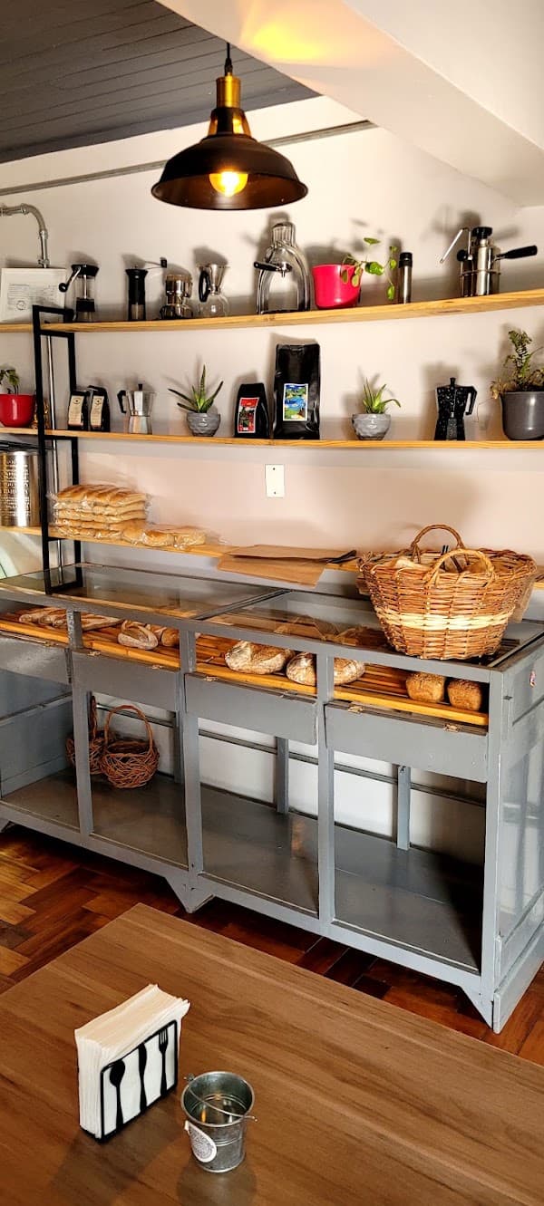 Los Bellotos Coffee & Bakery